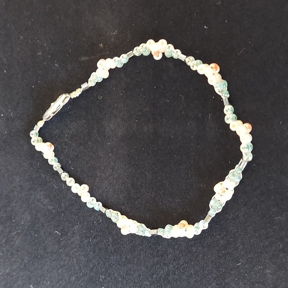 Jewelry - Vintage 60s luster bead bracelet